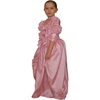 Petite fille vue de profil et portant une robe de princesse rose dans le style de Madame de Pompadour. Elle porte autour du cou un collier en tissu rose assorti.