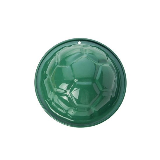 Forme à sable en métal laqué vert en forme de balle de football.