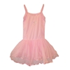 Roze kinder tutu met zacht roos lijfje en 4 lagen roze tulle afgewerkt met roze satijn band. Armopeningen en halsomtrek zijn geborduurd met roze glitters, zo ook een hartje op de borst.