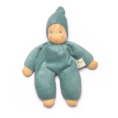 Nanchen Schmuse mint pop, Nanchen knuffelpop voor baby en peuter in munt-groen pakje en puntmuts.