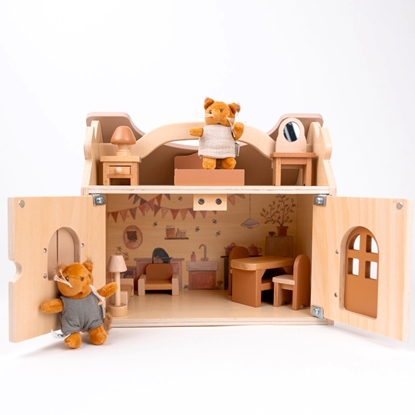 Openstaand houten poppenhuis voorzien van houten meubels en 2 eekhoorns